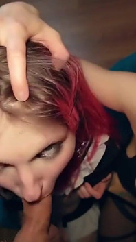 Pelatihan banci - mengajari temanku cara memberikan blowjob