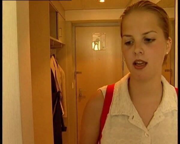 YOUR FIRST PORN: Softclip Schuechterne Nicole ist neugierig - ソフトクリップ恥ずかしがり屋のニコールは好奇心旺盛です