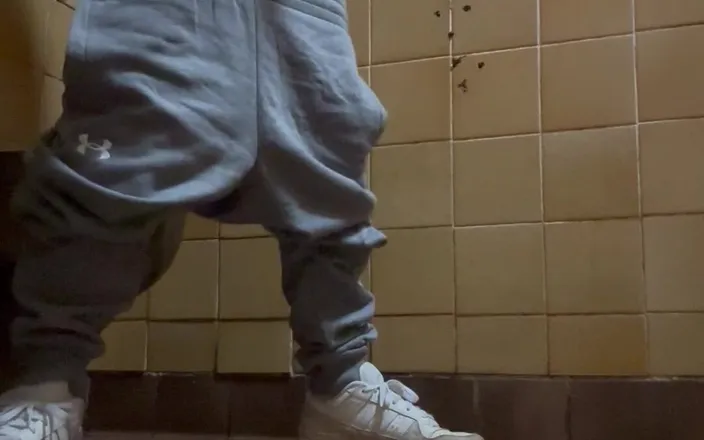 10 inch daddy: Toilet Jerking