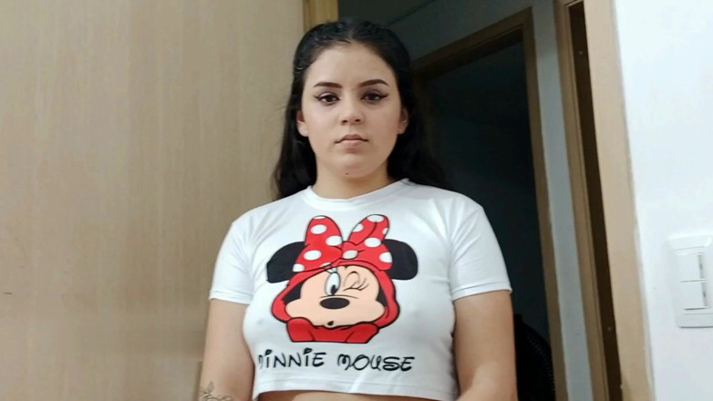 MelanieCaceres: 继妹让我渴望射在她的阴户里 - 西班牙语色情