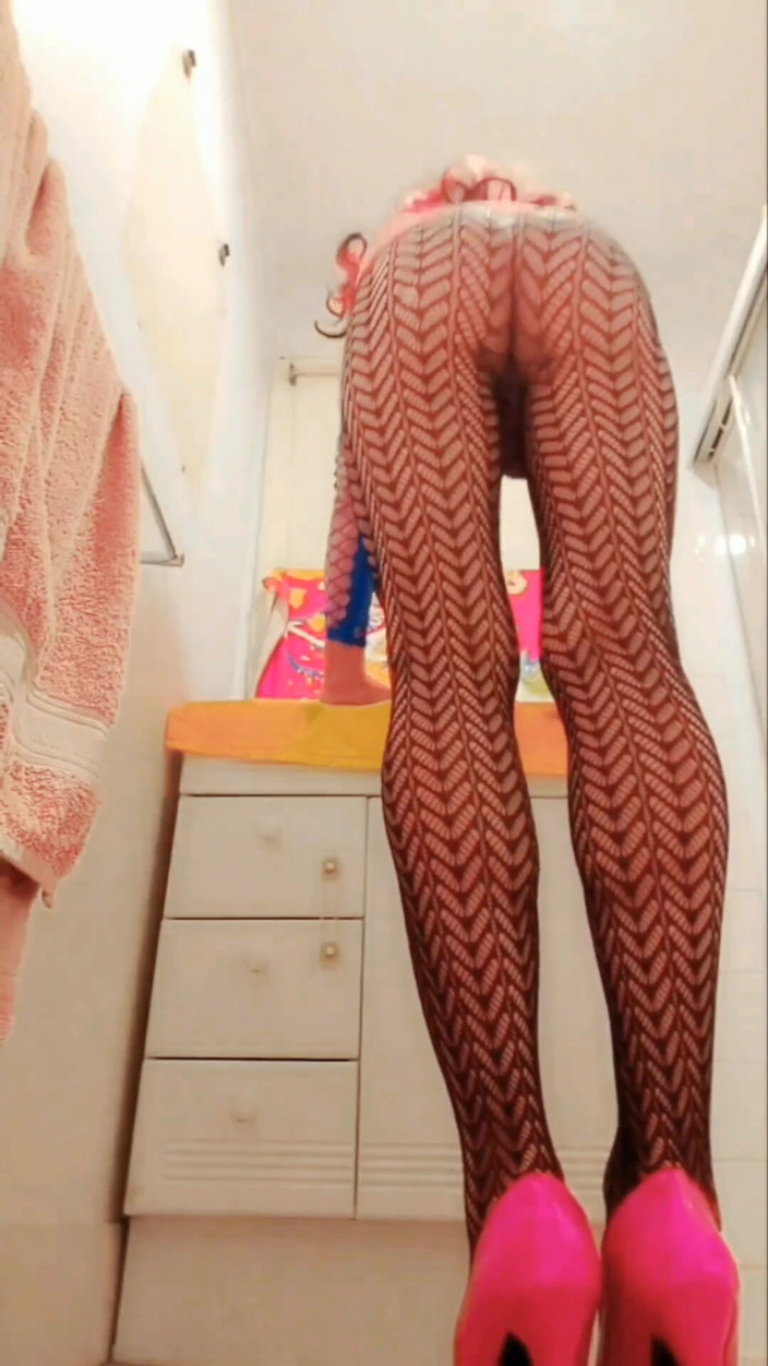 Lizzaali: My Red Dress and Print Pantyhose
