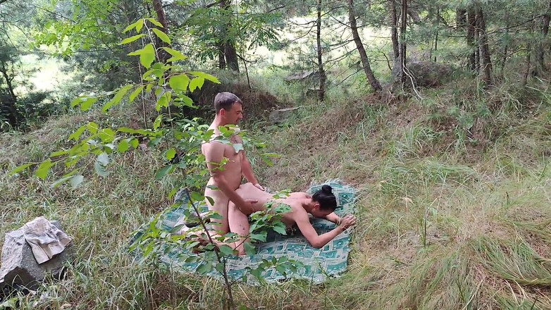 DirtyLubov: Pozycja psa na zewnątrz Fuck