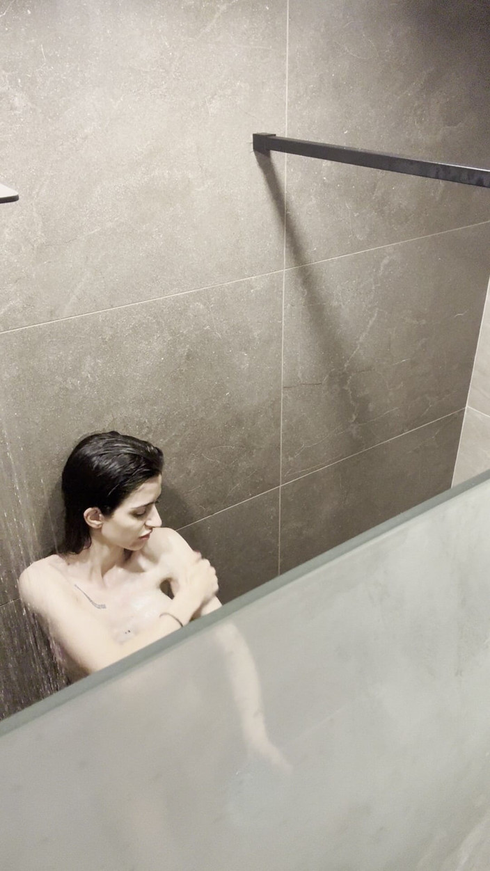silicone_brunette: Camera in mijn badkamer