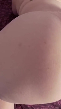 La nuova lingerie sexy di mia moglie merita di essere onorata!