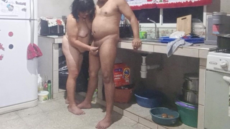 Milfta boohot: Co za pyszną macochę daje mi w kuchni