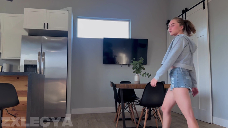 Zxlecya: Offered a Dick to His Stepsister’s Friend