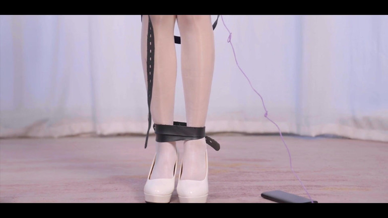 OrangeXXOO: Pokusa błyszczących pończoch