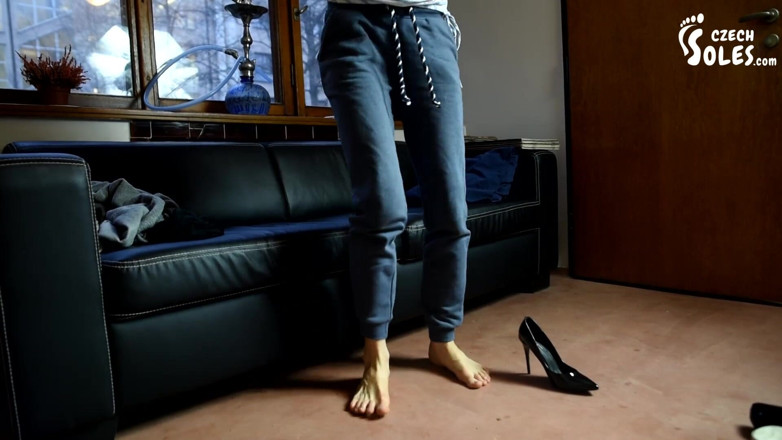 Czech Soles - foot fetish content: Кошмар зростання ніг