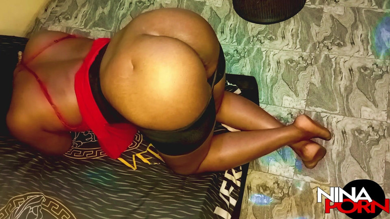 Nina simons: Gadis gemuk ini dientot habis-habisan di rumah tetangganya untuk mengisi...