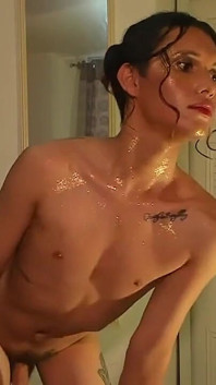 Zbrusu nový lesk svádění, Femboy s tvrdým ptákem