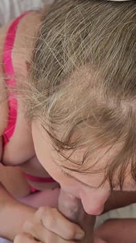 Yepyeni amatör orta yaşlı seksi kadının ilk seks sahnesi- dölleme