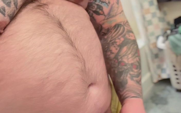 TattedRockerBear: Pre Gaming Beruang Berbulu Bertato
