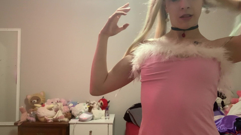 EmoDream1998: GF Does Lingerie Try on