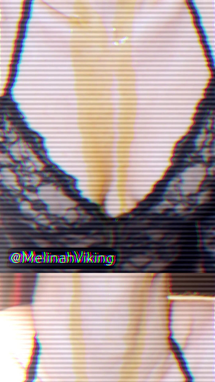 Melinah Viking: Текущая с медом
