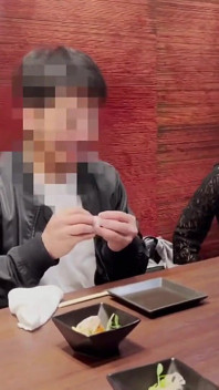 Część 1: Młode żony na Zjeździe Wprowadzenie mężczyzny do młodej żony, która uczestniczyła w zjeździe