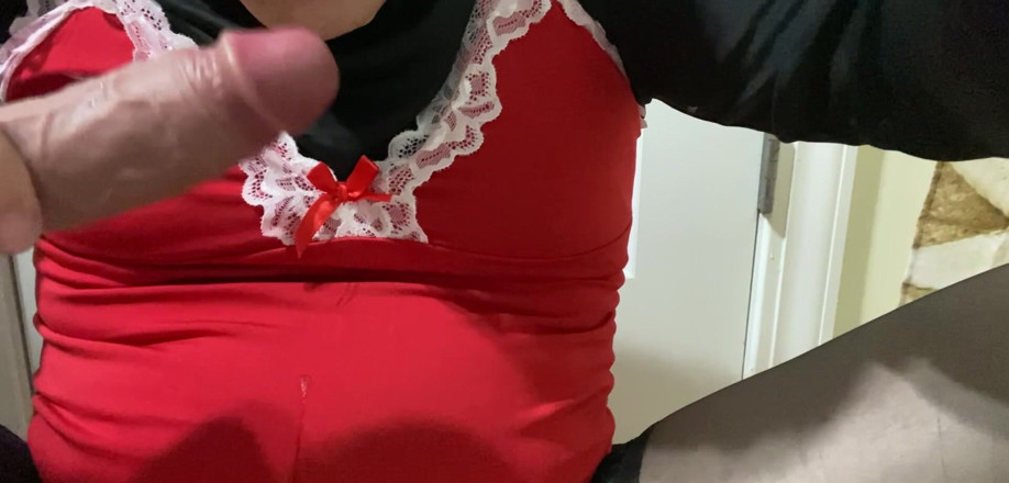 MadisonCD2025: 새엄마에게 더러워서 자위하기 위해 애널 바이브레이터를 사용하는 2부 슬리티 아마추어 크로스드레서