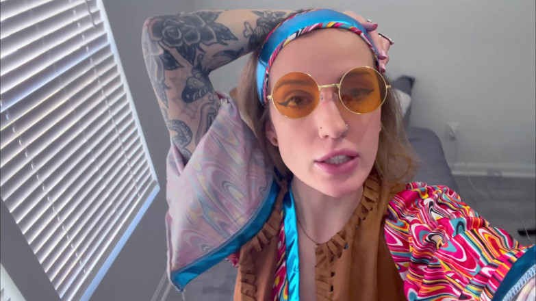 Kink in Time: Sutton's Groovy '60s Giantess Fantasy 4K POV Tiny Thrills Await!