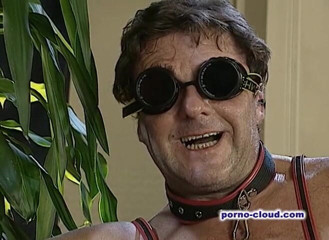 Porno Cloud: She loves deep fisting - DVD