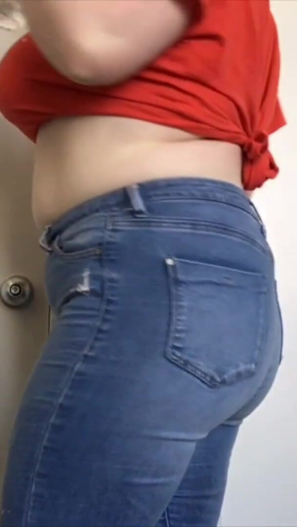 BBW pee compilation (Briana Black)