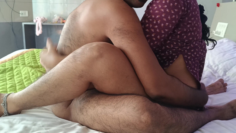 Pushpa porn: 타밀 유부녀 핫한 섹스 바이럴 비디오