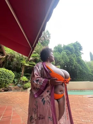 Legendary Booty Overdose: Viens m’échauffer