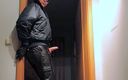 GERMANE_XL: Polițist în piele 36