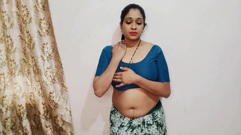 YourUrfi: Urfi Bhabhi Hairy Pussy Fingering with Saree Removing