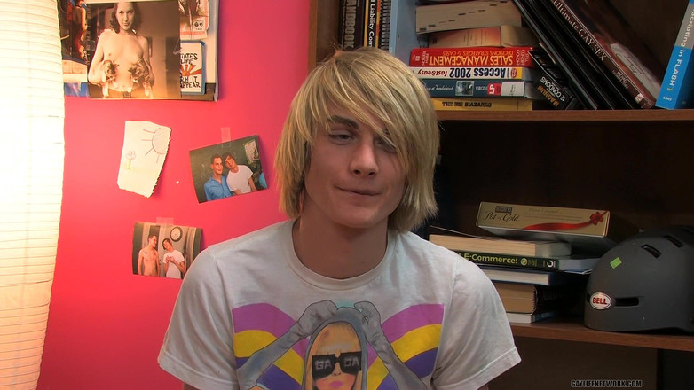 Beddable Boys: Chatty Twink Preston Andrews röportaj yapıyor