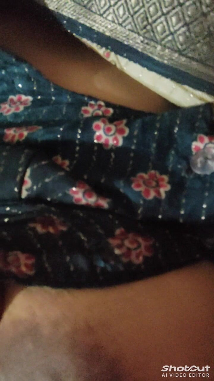 Dr_doom21: Desi Bhabhi Ke Desi Chuchi