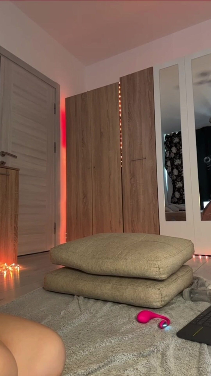 JuiceLussie: Cosplay kuh analspiel