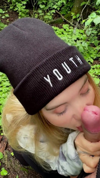 Mijn kleine slet verleidt me om haar te neuken en dan mijn sperma te zuigen en door te slikken - pov