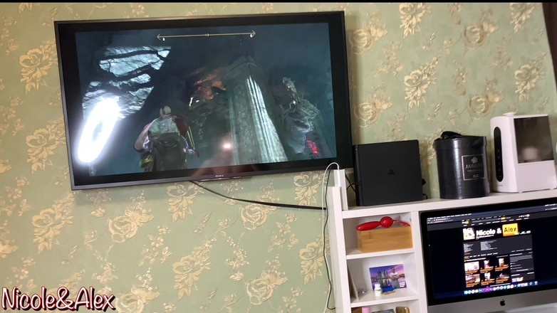 NicoleAndAlex: Můj nevlastní bratr mi nedovolí hrát herní konzoli. Ošukal mě