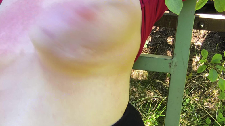 Bouncy Tits Action: Відкрий блузку, я хочу перемогти твої груди