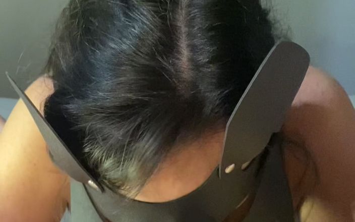 gabriellablows: Eu deixei ele relaxar enquanto eu chupo seu pau para...