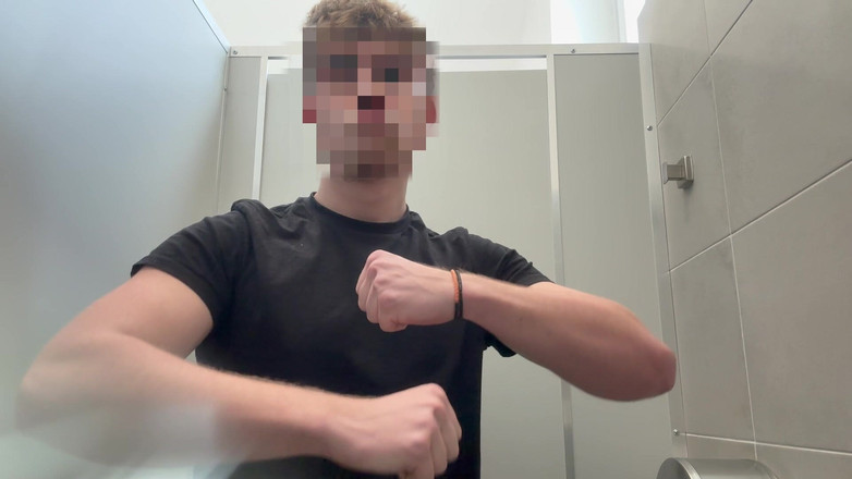 Hubi8829: Студентка университета показывает мое тело и дырку в ванной