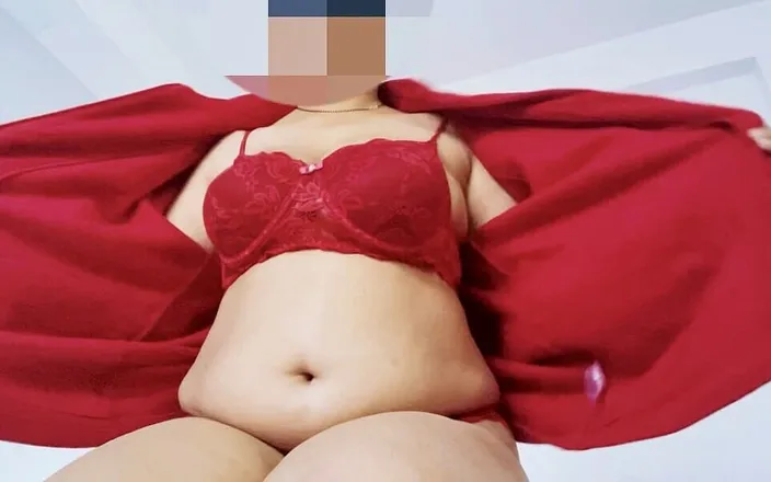 Vikingind: MILF in Fiery Red Bikni