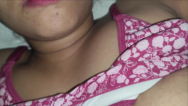 ViralVideo987: Sexy bhabhi výstřik na celý obličej