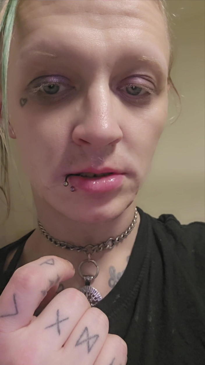 Kaotikxkisses: Petite Trans Girl Loves Cum