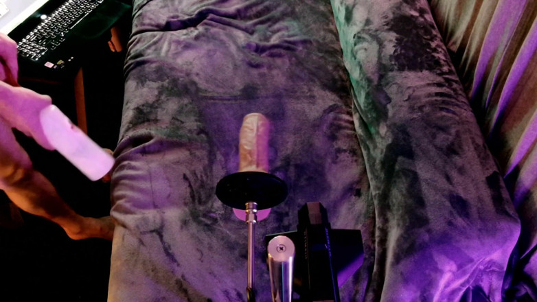 Hunggreedybtm: Büyük Dildo Ile Sert Sikiliyor