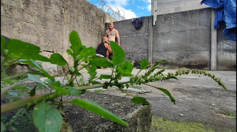 carmonaoficial: Camera din pădure filmează doi heterosexuali făcând sex