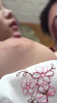 Jupe venteux surprise. Un éclat de cuisses douces et de culotte blanche m’a encore attrapé les yeux - partie 3