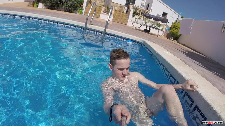 Euro boy xxx: 핫한 리틀 테일러와 함께하는 풀 플레이