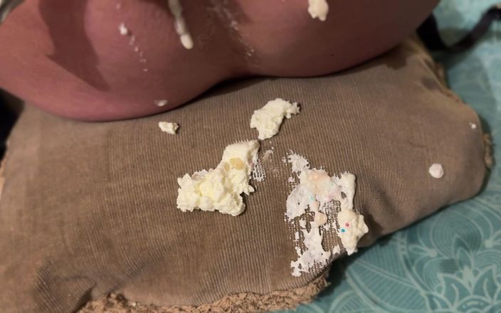 NaomiPerv: 你可以给我打扮，但当你抬起屁股时，那个秘书看起来崩溃了！