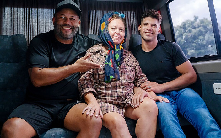 MaturePickup: 醜いぽっちゃり系熟女が私のバンで初めてDPを犯す