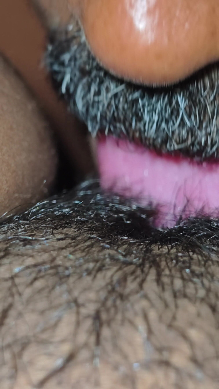 Realmallucouplevlog: La mia figa pelosa ama gli uomini del culo