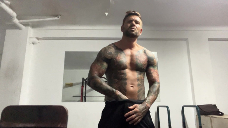 Juan Lucho Gay: Dirty in the Gym After Training