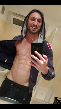 Bathroom Muscular
