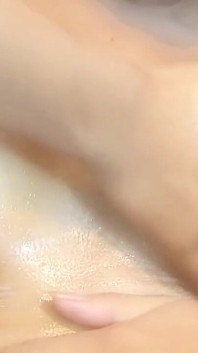 Thai carina grande cazzo ladyboy masturbazione con giocattoli e vibratori ... così sexy, così eccitata!! Vol 4