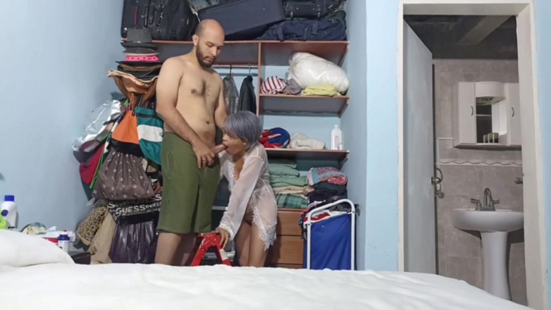 Swingersamateur40: घर पर अच्छी सफाई के बाद मैं अपने अंदर तुम्हारे मोटे लंड के साथ समाप्त होता हूं जो मुझे सौतेले भाई को मोहित करता है