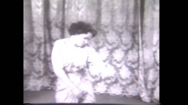 The Unforgettable: Žena tančí v divadle